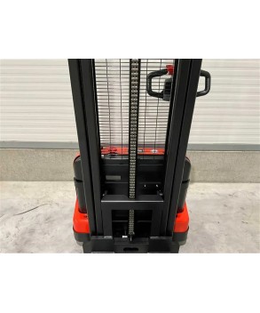 EST124 - 2500, TRANSPALET ELECTRIC CU CATARG, INALTIME DE RIDICARE 2.500MM, SARCINA MAXIMA 1.200 KG